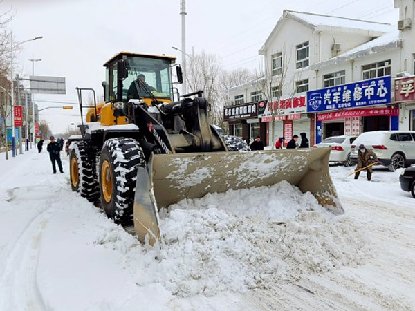 除雪保畅，PG电子·麻将胡了官方网站铁肩道义勇担重任！